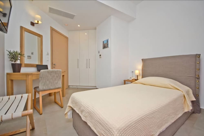 Imagen de la habitación del Hotel Xenia, Naxos Ciudad. Foto 4