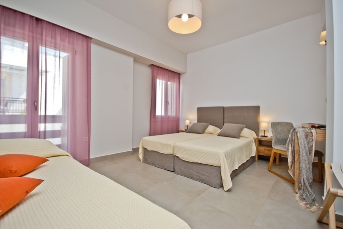Imagen de la habitación del Hotel Xenia, Naxos Ciudad. Foto 7