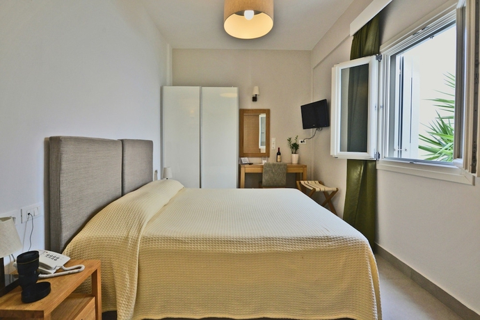 Imagen de la habitación del Hotel Xenia, Naxos Ciudad. Foto 13