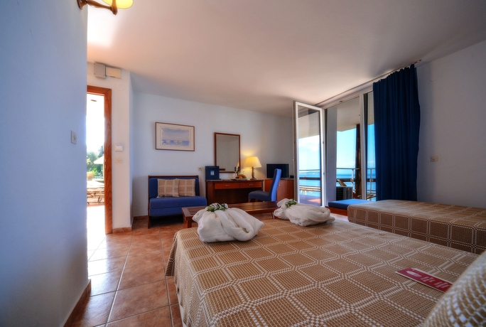 Imagen de la habitación del Hotel Xenia Ouranoupolis. Foto 12