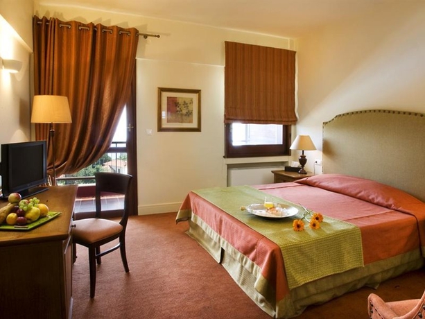 Imagen general del Hotel Xenia Palace Portaria. Foto 7