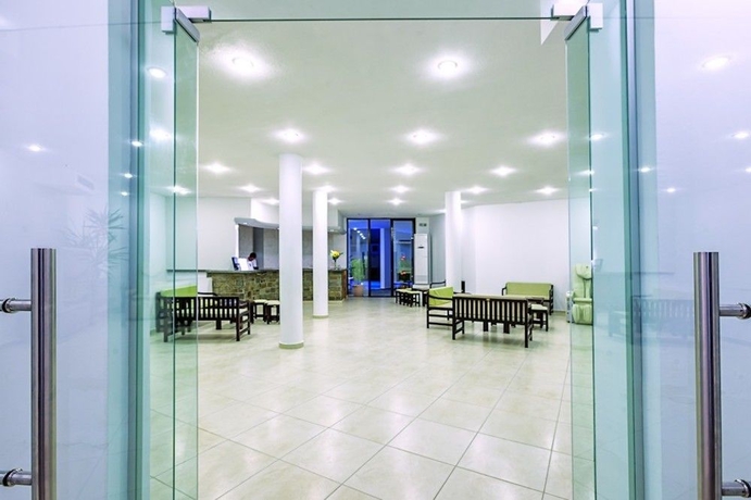 Imagen de los interiores del Hotel Xenios Dolphin Beach. Foto 16