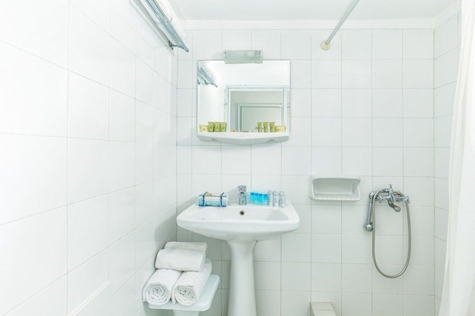 Imagen de la habitación del Hotel Xenios Dolphin Beach. Foto 10