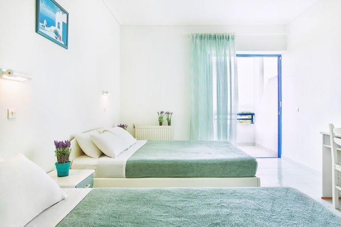 Imagen de la habitación del Hotel Xenios Port Marina. Foto 4