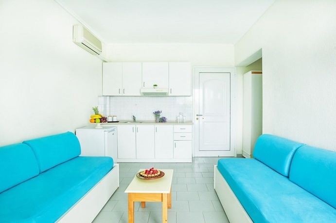 Imagen de los interiores del Hotel Xenios Port Marina. Foto 14