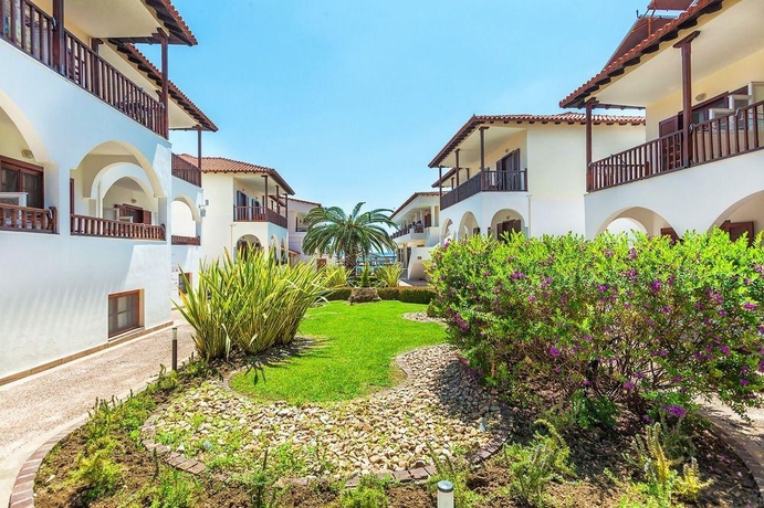 Imagen general del Hotel Xenios Possidi Paradise. Foto 6