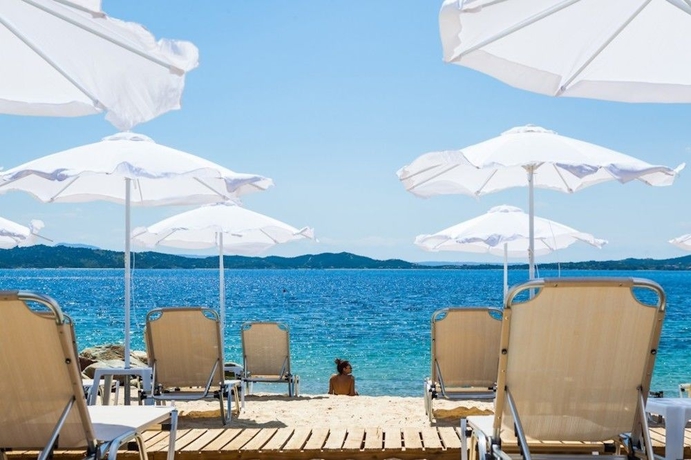 Imagen de los exteriores del Hotel Xenios Theoxenia. Foto 9