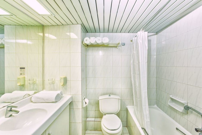 Imagen de la habitación del Hotel Xenios Theoxenia. Foto 8