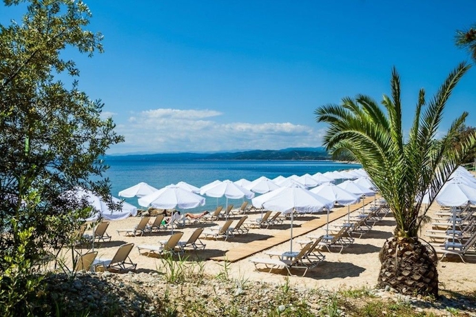 Imagen de los exteriores del Hotel Xenios Theoxenia. Foto 10