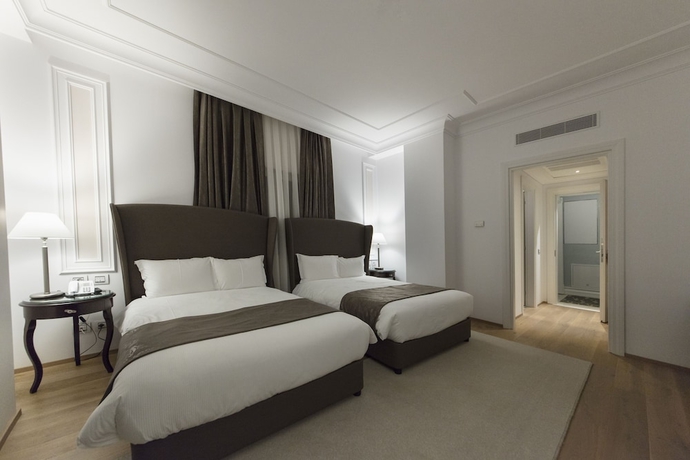 Imagen de la habitación del Hotel Xheko-Imperial. Foto 4