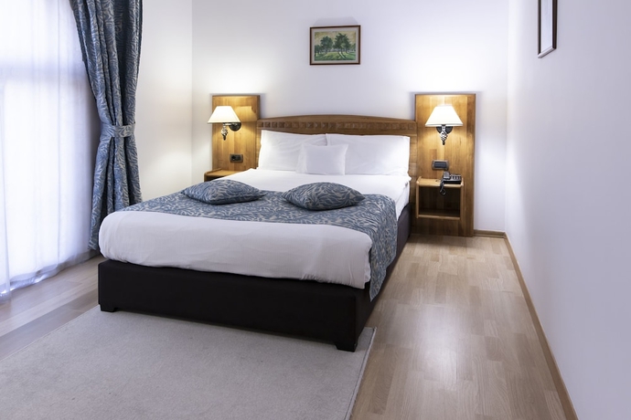 Imagen de la habitación del Hotel Xheko-Imperial. Foto 8