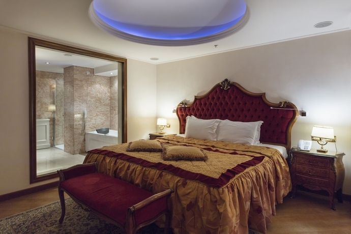 Imagen de la habitación del Hotel Xheko-Imperial. Foto 16