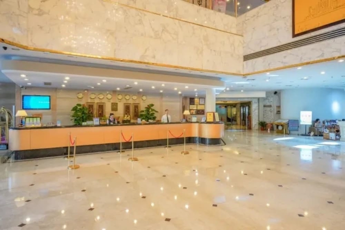 Imagen de los interiores del Hotel Xiamen Huaqiao. Foto 18