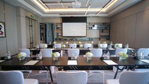 Imagen de los interiores del Hotel Xiamen Marriott Haicang. Foto 7