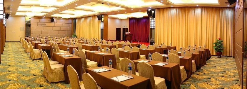 Imagen de los interiores del Hotel Xiamen Plaza, Xiamen. Foto 13