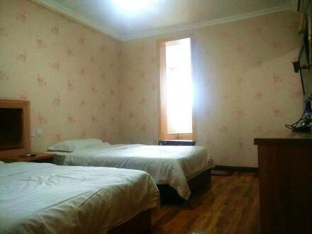 Imagen general del Hotel Xichang Yueyuan Holiday. Foto 9