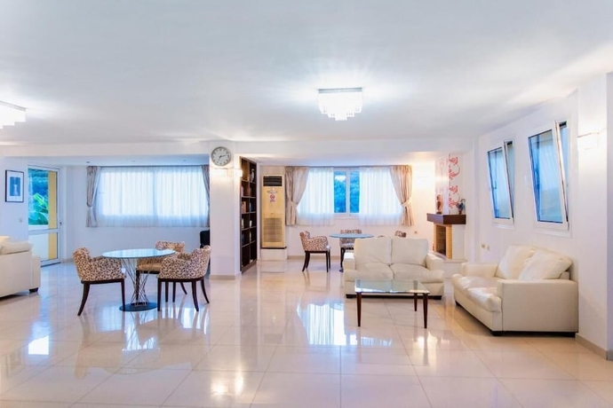Imagen de los interiores del Hotel Xidas Garden. Foto 13