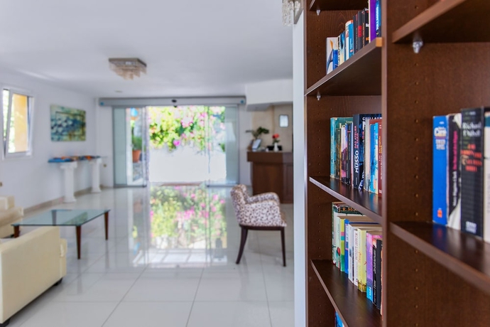 Imagen de los interiores del Hotel Xidas Garden. Foto 15