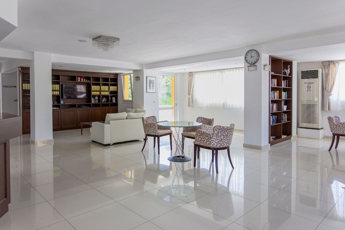 Imagen de los interiores del Hotel Xidas Garden. Foto 16