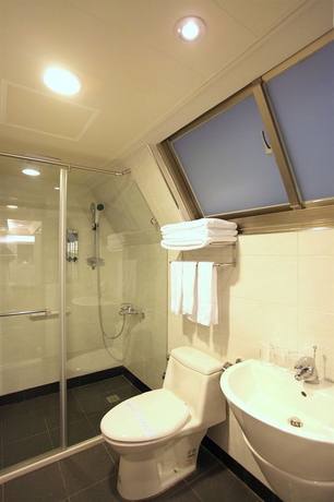 Imagen de la habitación del Hotel Ximen Citizen. Foto 6