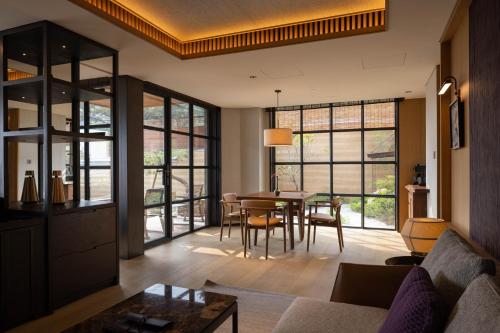 Imagen de la habitación del Hotel Xitan Beijing. Foto 19