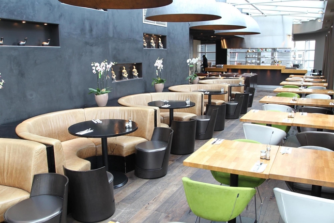 Imagen del bar/restaurante del Hotel Xo Hotels Blue Tower. Foto 2