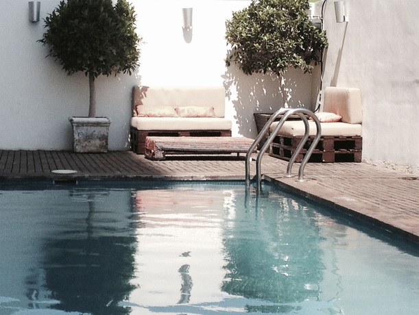 Imagen de la piscina del Hotel Xon's Valencia. Foto 13