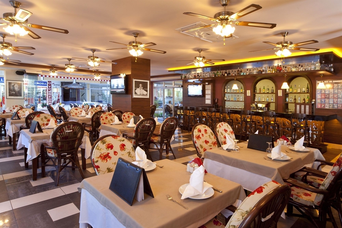 Imagen del bar/restaurante del Hotel Xperia Grand Bali - All Inclusive. Foto 7