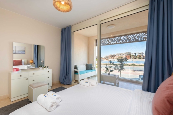 Imagen de la habitación del Hotel Xuru Stays I Sparky and Summery 2 BDR @ Mangroovy Free Beach and Pool Access. Foto 6