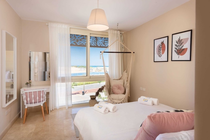 Imagen de la habitación del Hotel Xuru Stays I Sparky and Summery 2 BDR @ Mangroovy Free Beach and Pool Access. Foto 8