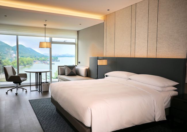 Imagen de la habitación del Hotel Xuzhou Marriott Lakeview. Foto 10