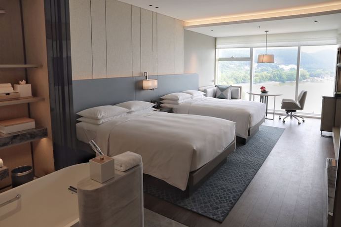 Imagen de la habitación del Hotel Xuzhou Marriott Lakeview. Foto 16