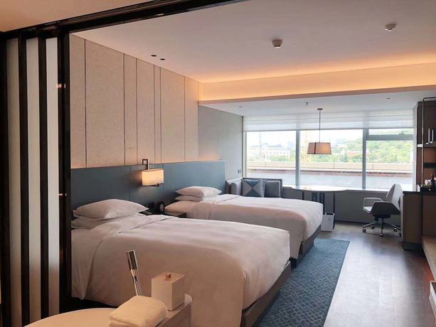 Imagen de la habitación del Hotel Xuzhou Marriott Lakeview. Foto 19