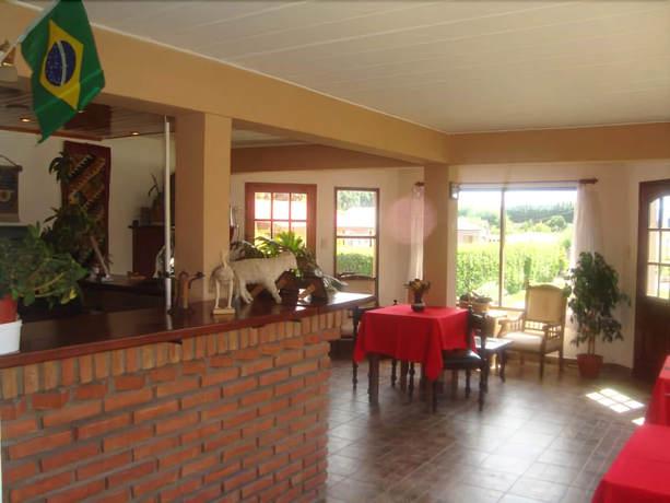 Imagen del bar/restaurante del Hotel Y Apart Jardin. Foto 2