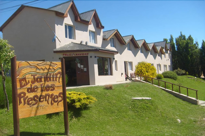 Imagen de los exteriores del Hotel Y Apart Jardin. Foto 16