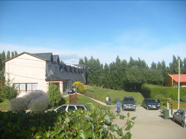 Imagen de los exteriores del Hotel Y Apart Jardin. Foto 17