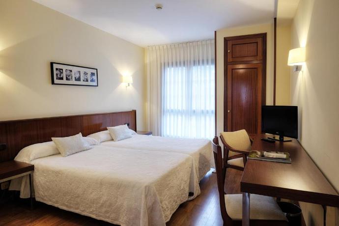 Imagen general del Hotel Y Apartamentos Arias. Foto 4