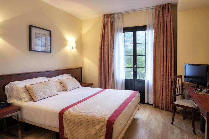 Imagen general del Hotel Y Apartamentos Arias. Foto 7