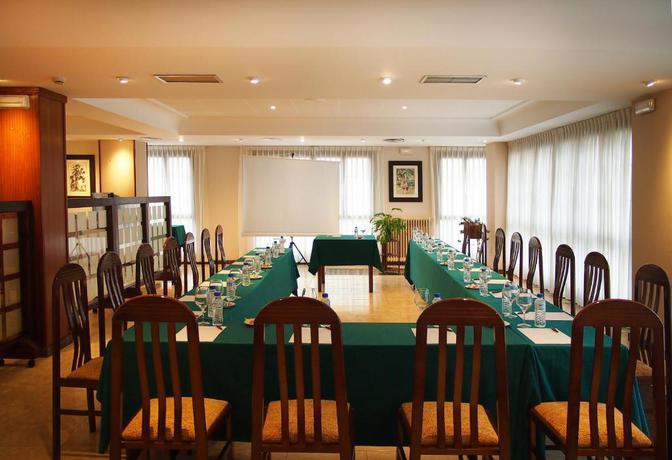 Imagen general del Hotel Y Apartamentos Arias. Foto 9