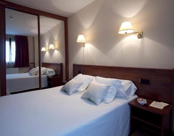 Imagen general del Hotel Y Apartamentos Arias. Foto 18