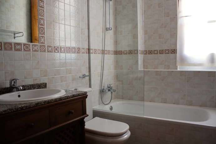 Imagen de la habitación del Hotel Y Apartamentos El Camín. Foto 4