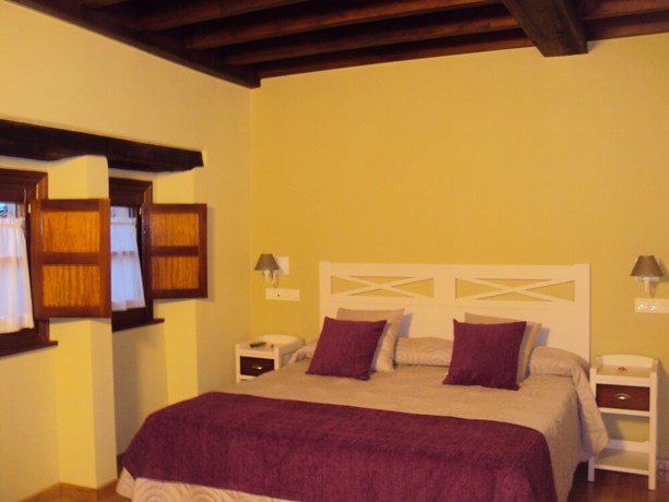 Imagen de la habitación del Hotel Y Apartamentos El Camín. Foto 8