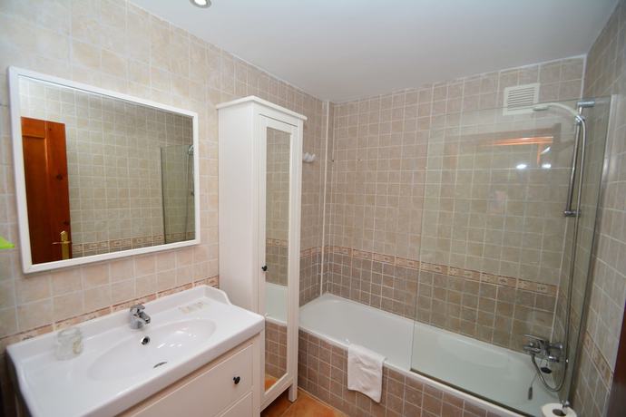 Imagen de la habitación del Hotel Y Apartamentos El Camín. Foto 13