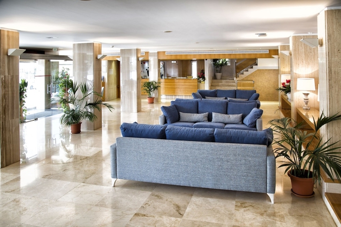 Imagen de los interiores del Hotel Y Apartamentos Leman. Foto 12