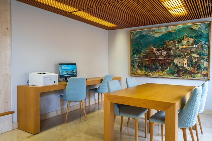 Imagen de los interiores del Hotel Y Apartamentos Leman. Foto 16