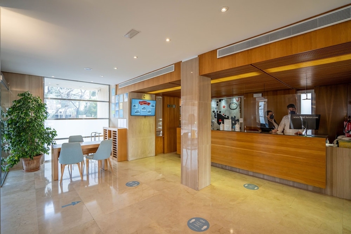 Imagen de los interiores del Hotel Y Apartamentos Leman. Foto 17