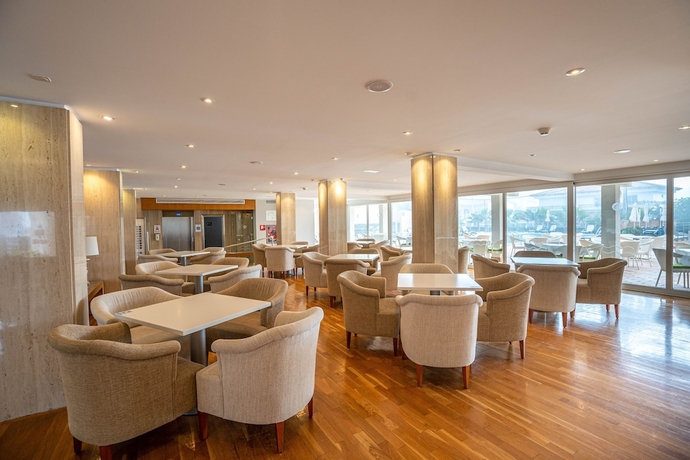 Imagen de los interiores del Hotel Y Apartamentos Leman. Foto 19