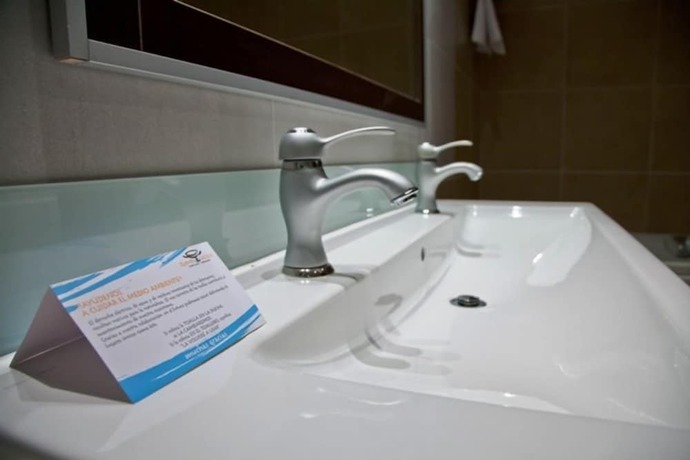 Imagen de la habitación del Hotel Y Apartamentos Quinto Cecilio. Foto 3