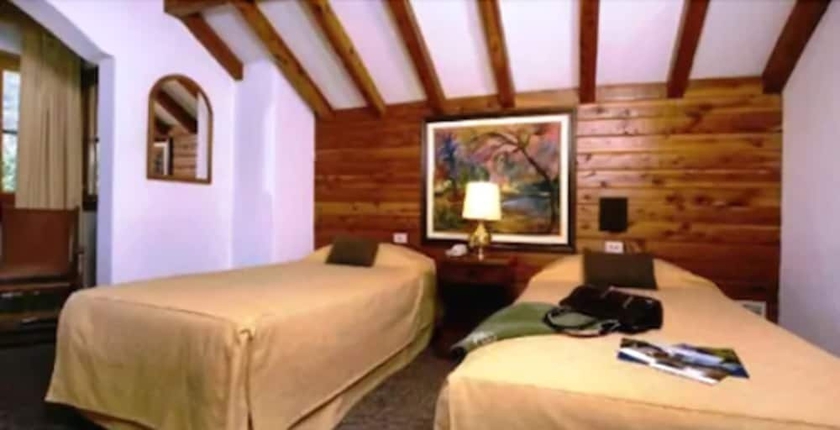 Imagen de la habitación del Hotel Y Caba&ntilde;as Le Village. Foto 6