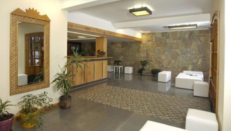 Imagen de los interiores del Hotel Y Caba&ntilde;as Le Village. Foto 19